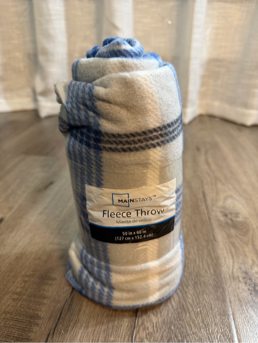 Mainstays Blue & Cream Plaid Fleece Throw